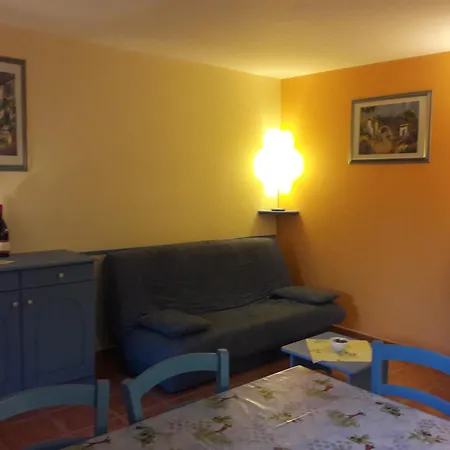 Holiday home Provence, Uzes, Maisonnette 6-7 Personnes Dans *